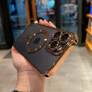 Capa Transparente de Luxo com Bordas Metalizadas e Compatibilidade com Carregamento Sem Fio MagSafe para iPhone (Modelos 11 a 17) – Proteção Antichoque