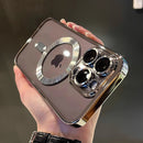 Capa Transparente de Luxo com Bordas Metalizadas e Compatibilidade com Carregamento Sem Fio MagSafe para iPhone (Modelos 11 a 17) – Proteção Antichoque