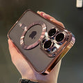 Capa Transparente de Luxo com Bordas Metalizadas e Compatibilidade com Carregamento Sem Fio MagSafe para iPhone (Modelos 11 a 17) – Proteção Antichoque